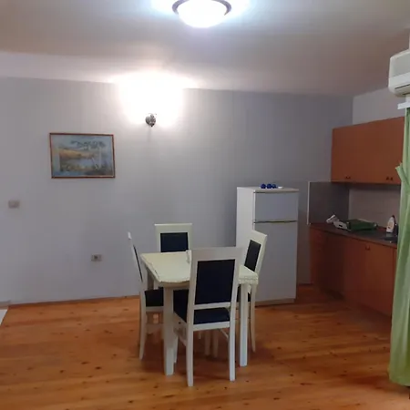 Vila 56 *