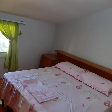 Vila 56 Holiday home Golem (Tirana)